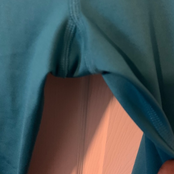 MIKA Yoga Wear Aqua Leggings - Picture 4 of 8